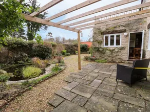 Cobweb Cottage - Image 2