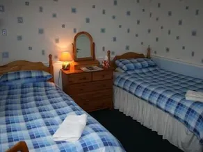 Glenview Guest House - Image 2
