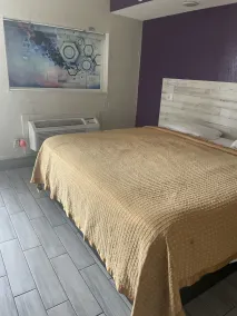 Capital Motel - Image 3