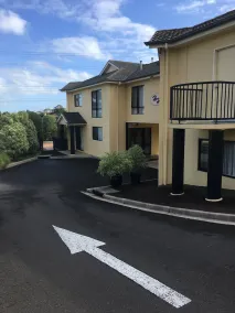 Hopkins House Motel & Apartments - Image 4