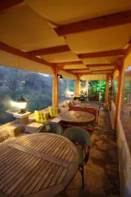 Three Palms Suites - Image 3
