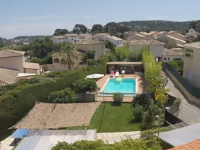 Maison de Vacances les Pins piscine chauffee - Image 3