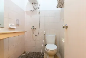 OYO 1030 Hotel Bumi Asih - Image 2