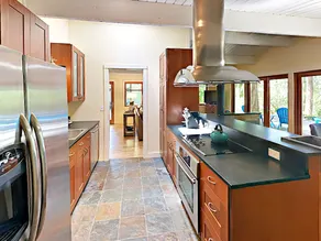 Updated 3br W/ Kayaks Provided 3 Bedroom Home - Image 2