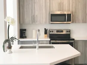 Brand New Deluxe Three Bedroom Townhouse - Image 2