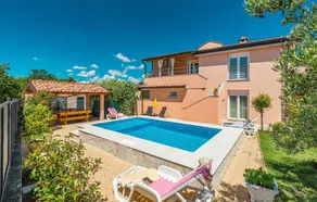 Nice Home in Porec With Wifi and 2 Bedrooms - Image 2