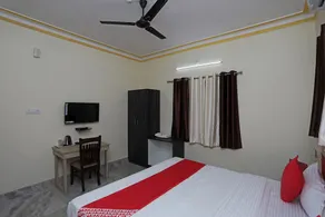 OYO 23382 Sai Gourav Residence - Image 3