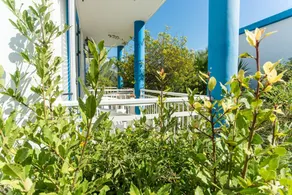 Blue White Apartments - Image 5