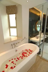 Zense Hotel - Image 4