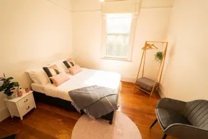 96 New Town Unit - Image 3