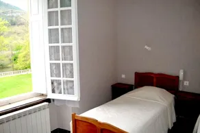 Logis Hotel L'Eveche - Image 2