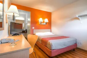 Motel 6 Los Angeles - Harbor City - Image 3