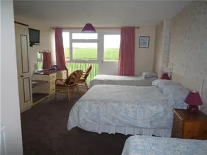 The Cliff Hotel - Image 4