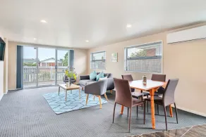 Sunny Pakuranga Delight - Image 2