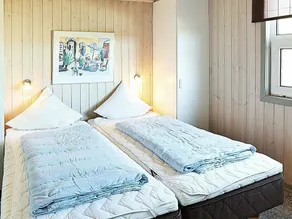 Luxurious Holiday Home in Ringkøbing With Indoor Whirlpool - Image 4