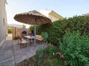 Apartment Vujina with terrace - Image 3