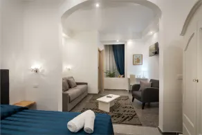 Stella Della Casa Florence - Image 4