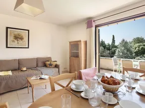 Comfortable Apartment With air Conditioning in the Luberon - Image 4