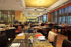 Parkline Century Park Hotel Shanghai - Image 4