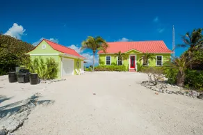 Parrot-ise Villa by Cayman Vacation - Image 4