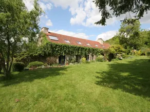 Charming Farmhouse With Pool and Tennis Court - Image 2