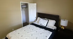 4Bdrm 2Bath 5Beds - NRG Rodeo - Big Home - Image 2