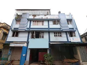 OYO 14232 Behala Guest House - Image 5