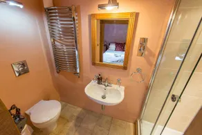 Meadow Cottage Guest House - Image 2