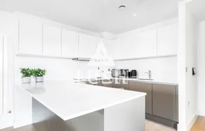Lush Apartment - London Designer Outlet - Image 4