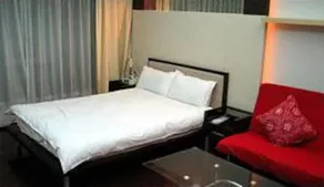 Skiline - World Union Service Apartment - Image 3