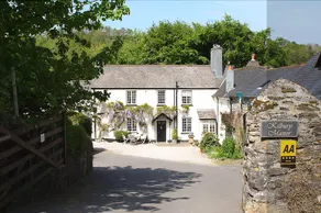 Kilbury Manor Bed & Breakfast - Image 3