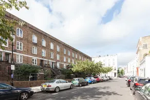 Powis Square - Image 4