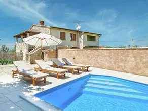 Modern Holiday Home in Porec with Swimming Pool - Image 4