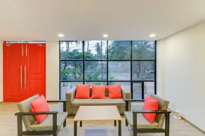 OYO Townhouse 88 Manyata Lake View - Image 4
