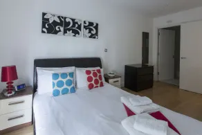 Times Square Serviced Apartments - Image 3