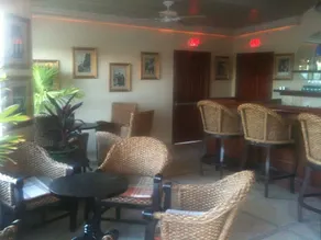 Caribbean Paradise Inn - Image 2