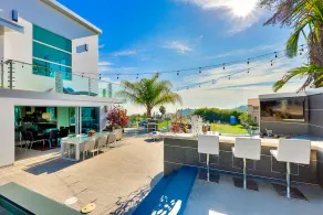 Hollywood Estate with Stunning Views - Image 5
