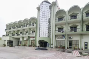 Hotel Sutlej Classic by OYO Rooms - Image 3