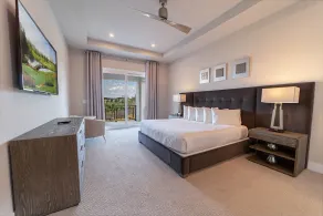 The Bear's Den Resort Orlando - Image 3