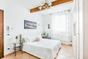 Florence Liona Apartments - Image 3