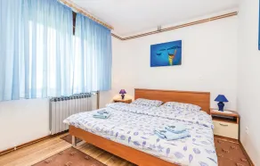 Stunning Home in Bosiljevo With Wifi and 4 Bedrooms - Image 5