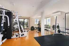 Convenient 3 Bedroom Apartment Close to Casino and CBD - Image 3