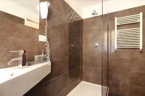 Maximus Residence - Image 4