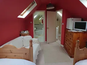 Hayleaze Bed & Breakfast - Image 4