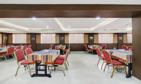 NANDANAM PARK HOTEL - Image 2