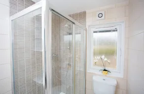 Beautiful 2 Bed Chalet Hot Tub near Strathpeffer - Image 3