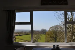 Cosy and Rural Lodge at Goldhill Glamping - Image 3