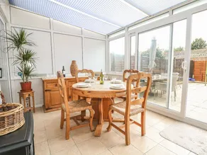 17 Coventry Close - Image 2