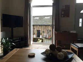 Inviting 2-bed House in Hebden Bridge Centre - Image 3