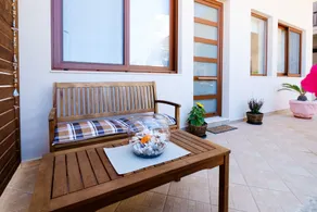 Cozy Home close to old Port Sea Front & Parking - Image 5